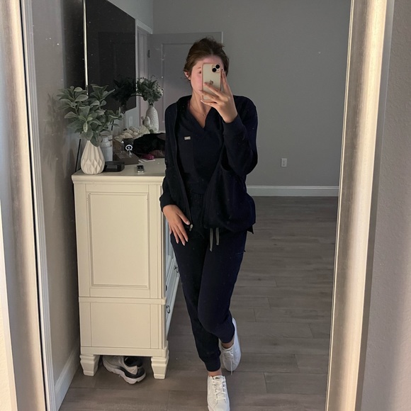 Navy blue Scrub Jacket from Figs size Medium - Picture 2 of 6